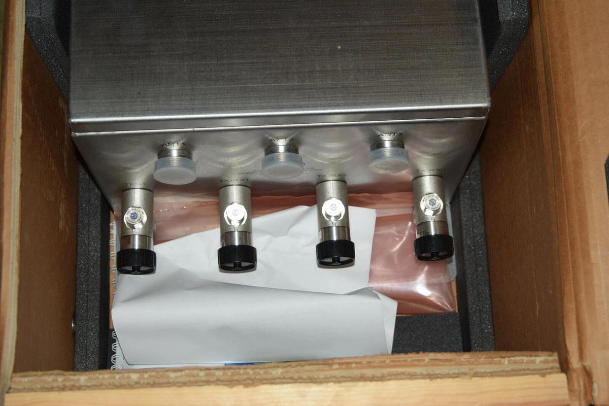 (NEW) DEKOLINK MW-TTA-SMR-3DDV MWTTASMR3DDV Tower Top Amplifier System