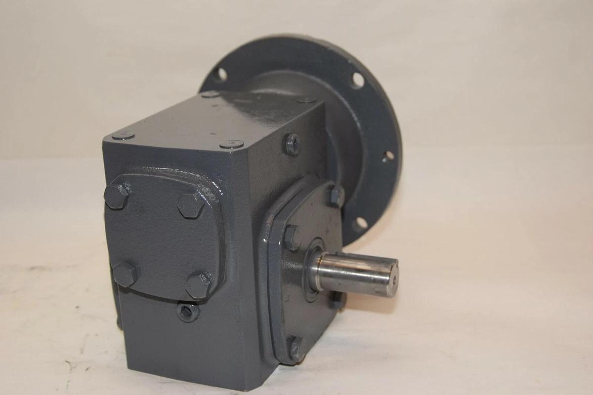 (NEW) STERLING ELEC. 2175BQ010562 10:1 7/8" Shaft Gear Box / Speed Reducer