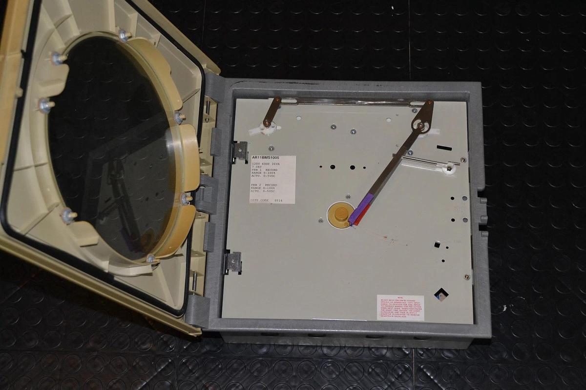 Used HONEYWELL HOTPACK DATA LOGGER CHART RECORDER AR11BMS1005 120 V 26 VA