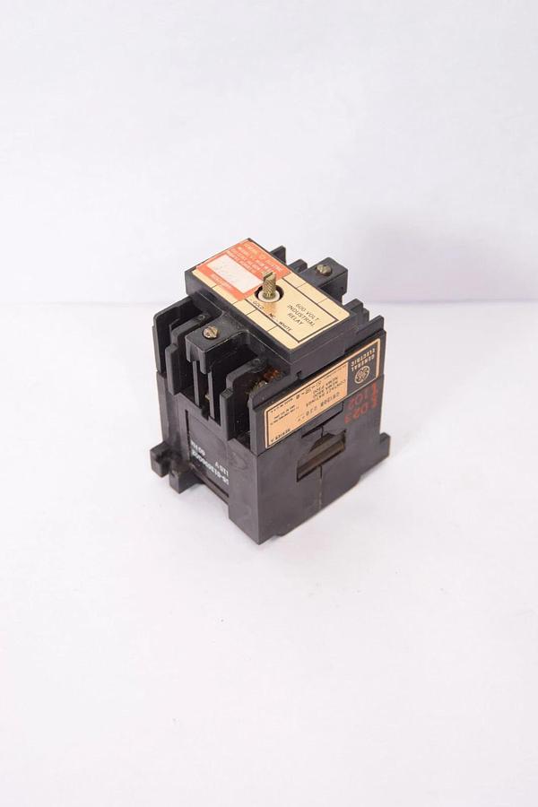Used GE GENERAL ELECTRIC CR120B020 600V Industrial Relay 55-513696G02 , 115V Coil