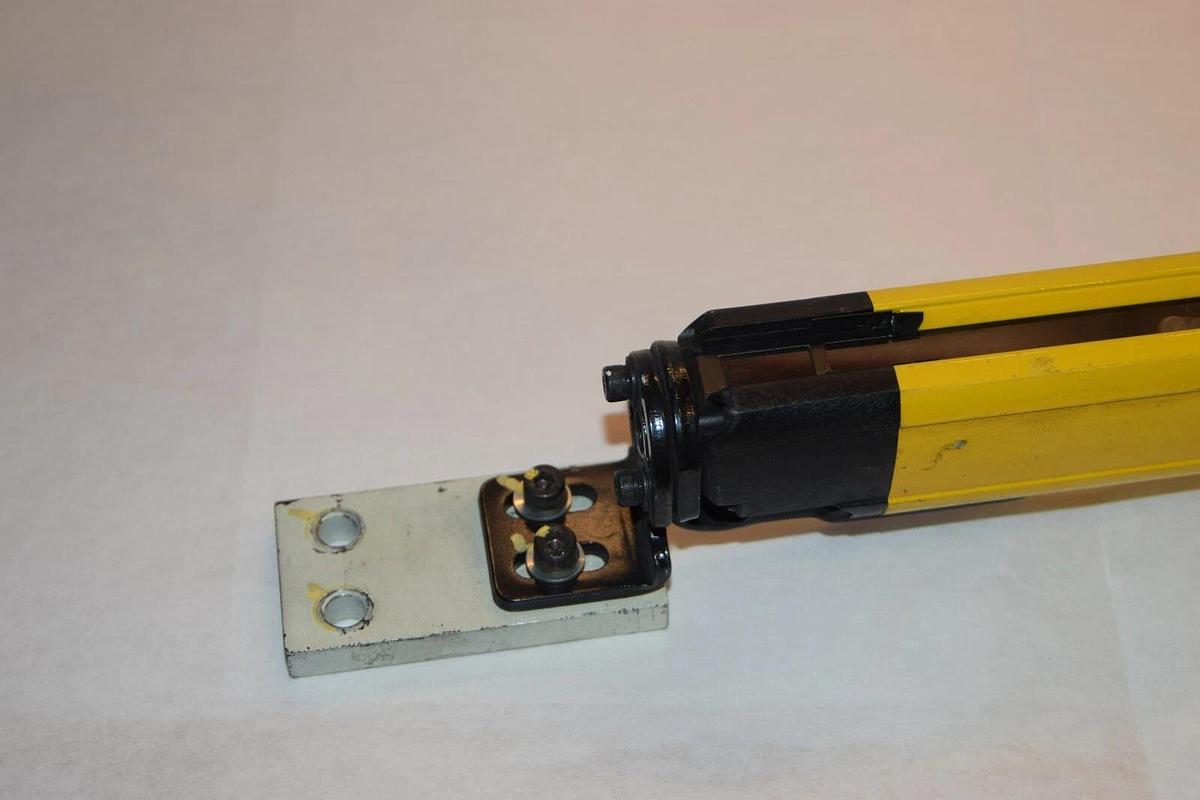 Used Keyence Light Curtain Receiver  GL-R64H-R  1260mm  GL-R64H R