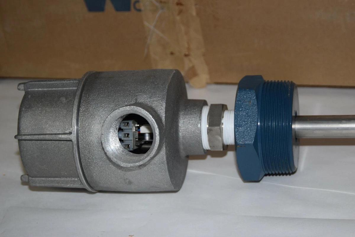 (NEW) WELLMARK 730 1-SFBC-2A26 62308 Level Control Top Mount