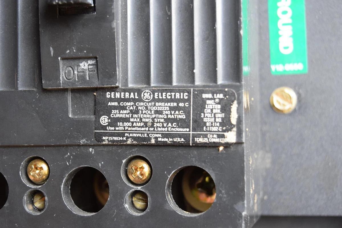 Used General Electric GE A Series 225A Panelboard Interior AQL3422ATX AXB4M9 3ph 4w