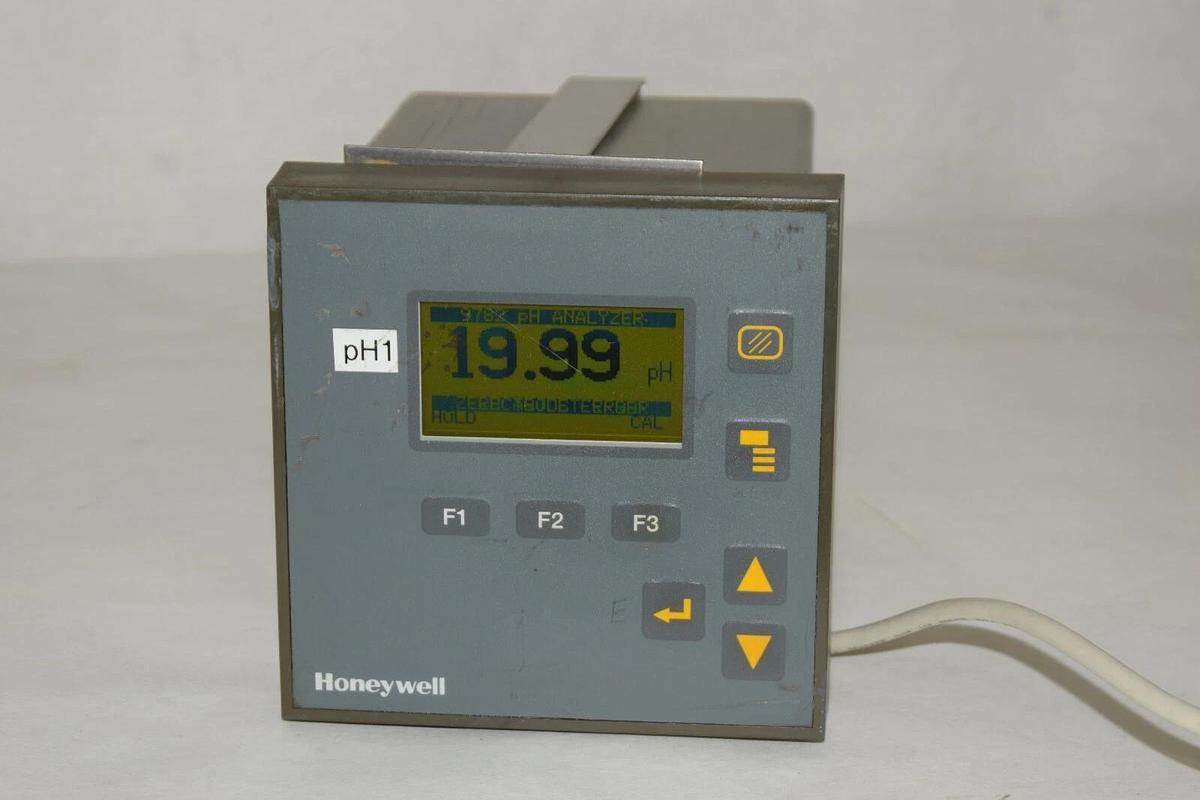 Used HONEYWELL 9782P-03-C3-E0000-BD  pH ANALYZER  51309430-001 079132d/c 079114e/j
