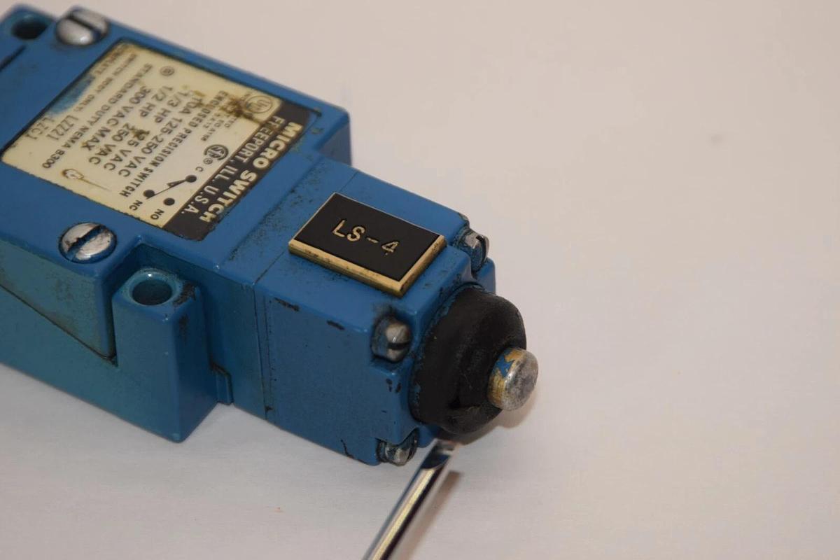 Used MICRO SWITCH LZC1 Precision Limit Switch