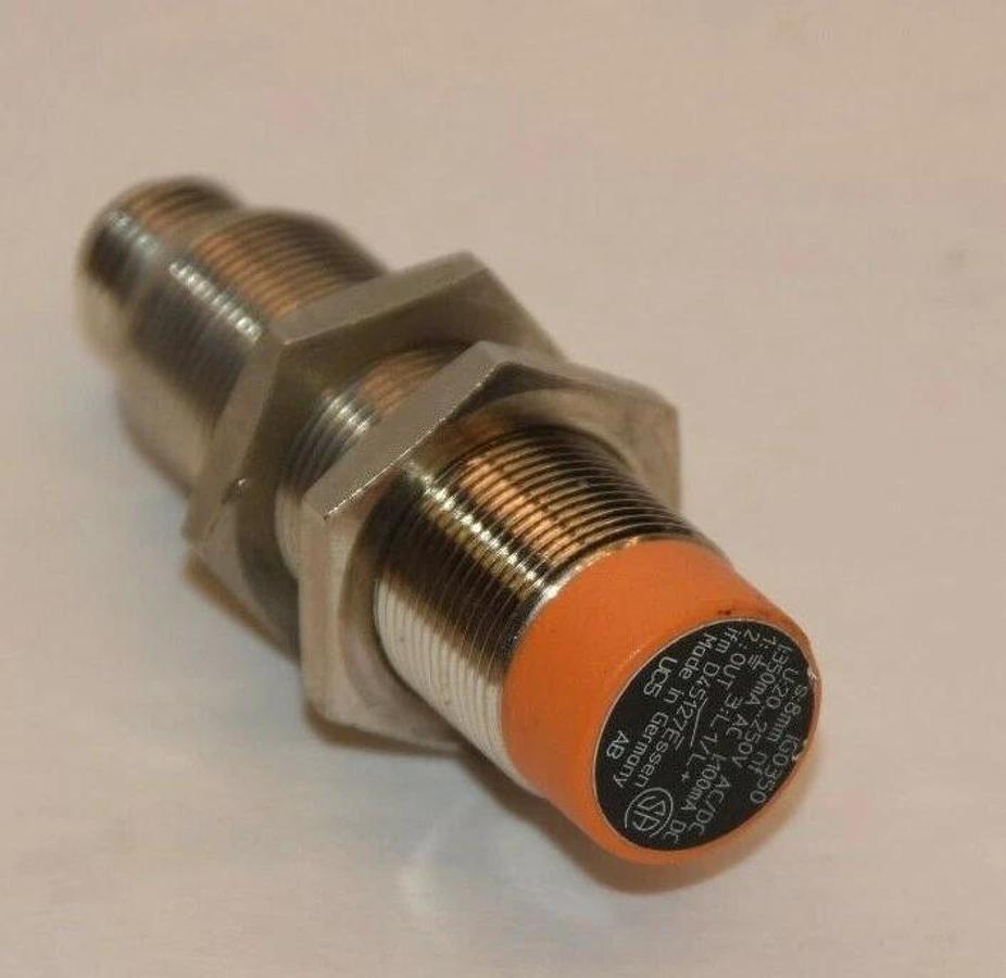 Used EFECTOR IG0350 8mm 20-250V 100mA Proximity Sensor