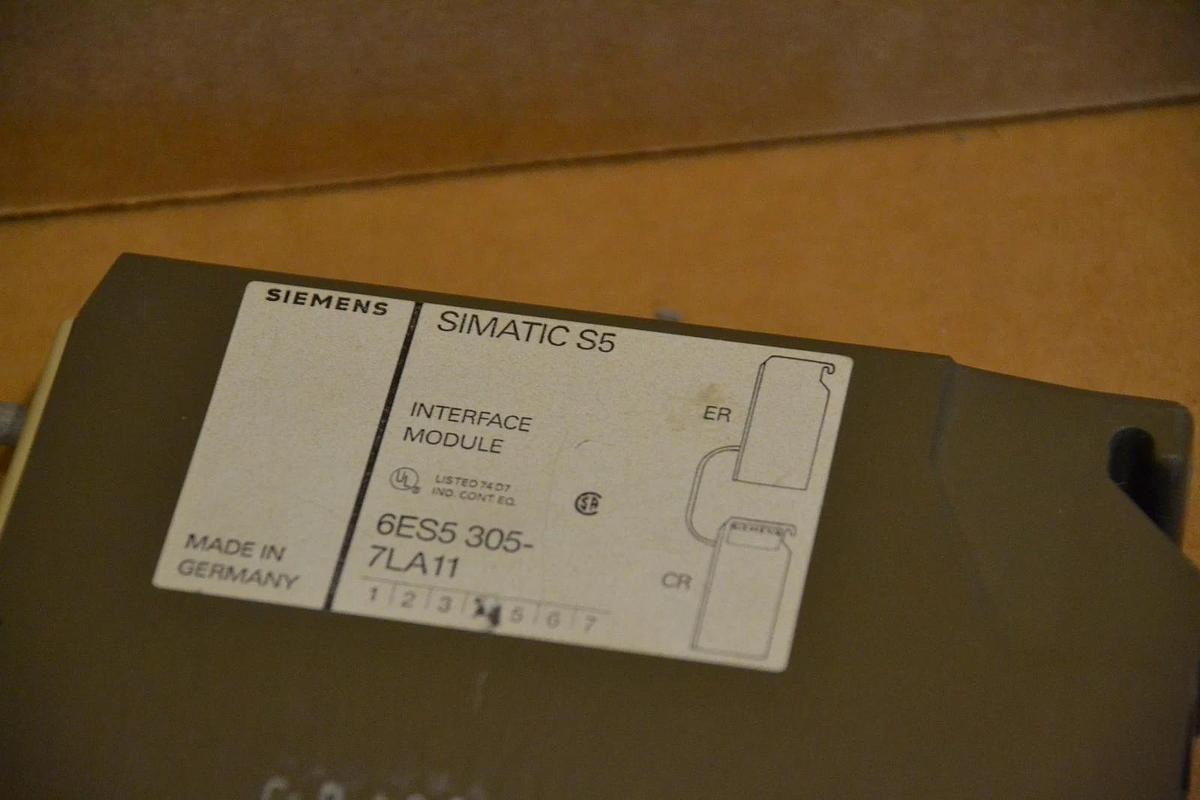 Used Siemens Simatic S5 Interface Module 6ES5 305-7LA11 6ES5305-7LA11 IM305 IM 305