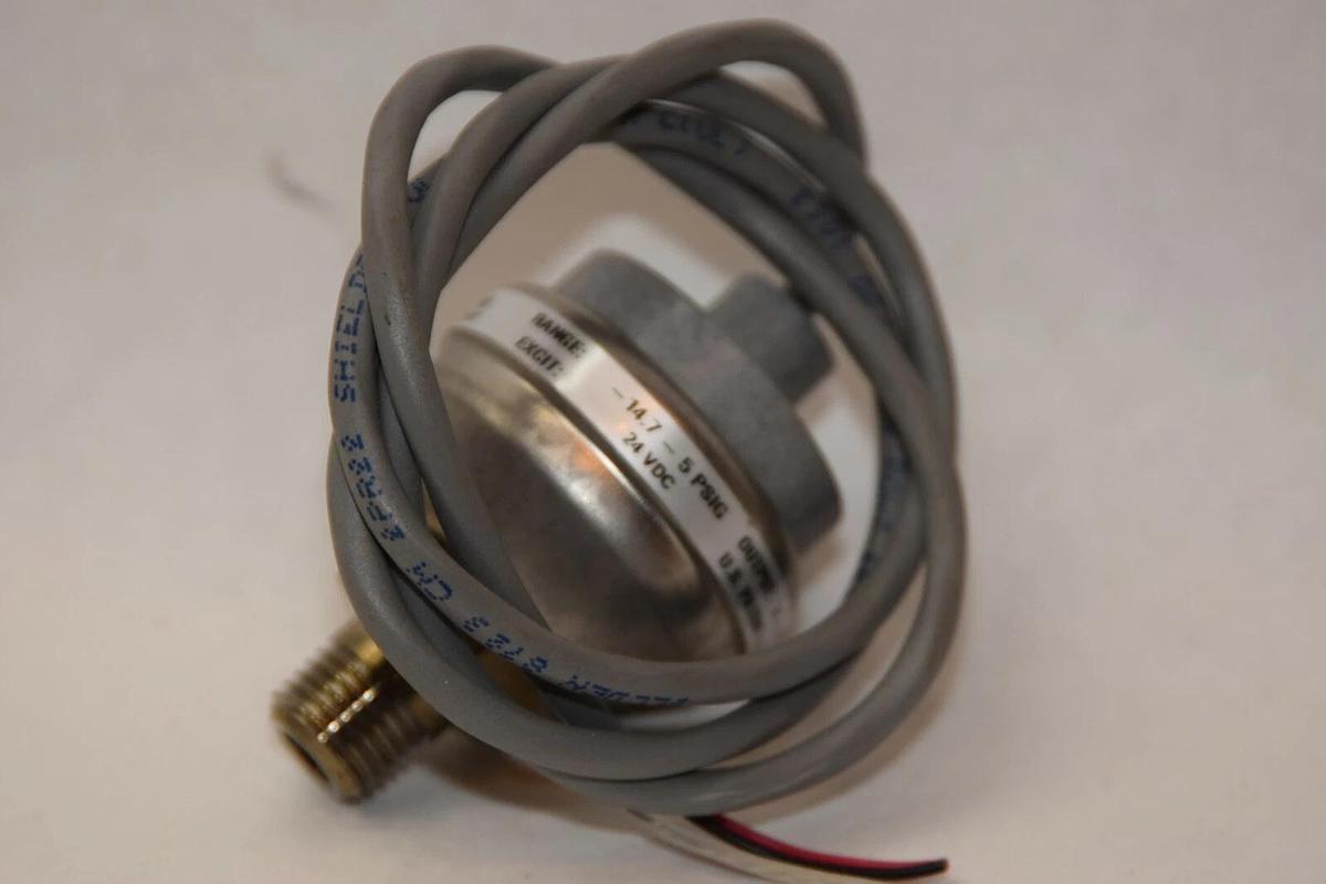 (NEW) SETRA 2091005PC2M1102 -14.7-5 psig 24Vdc Pressure Transducer