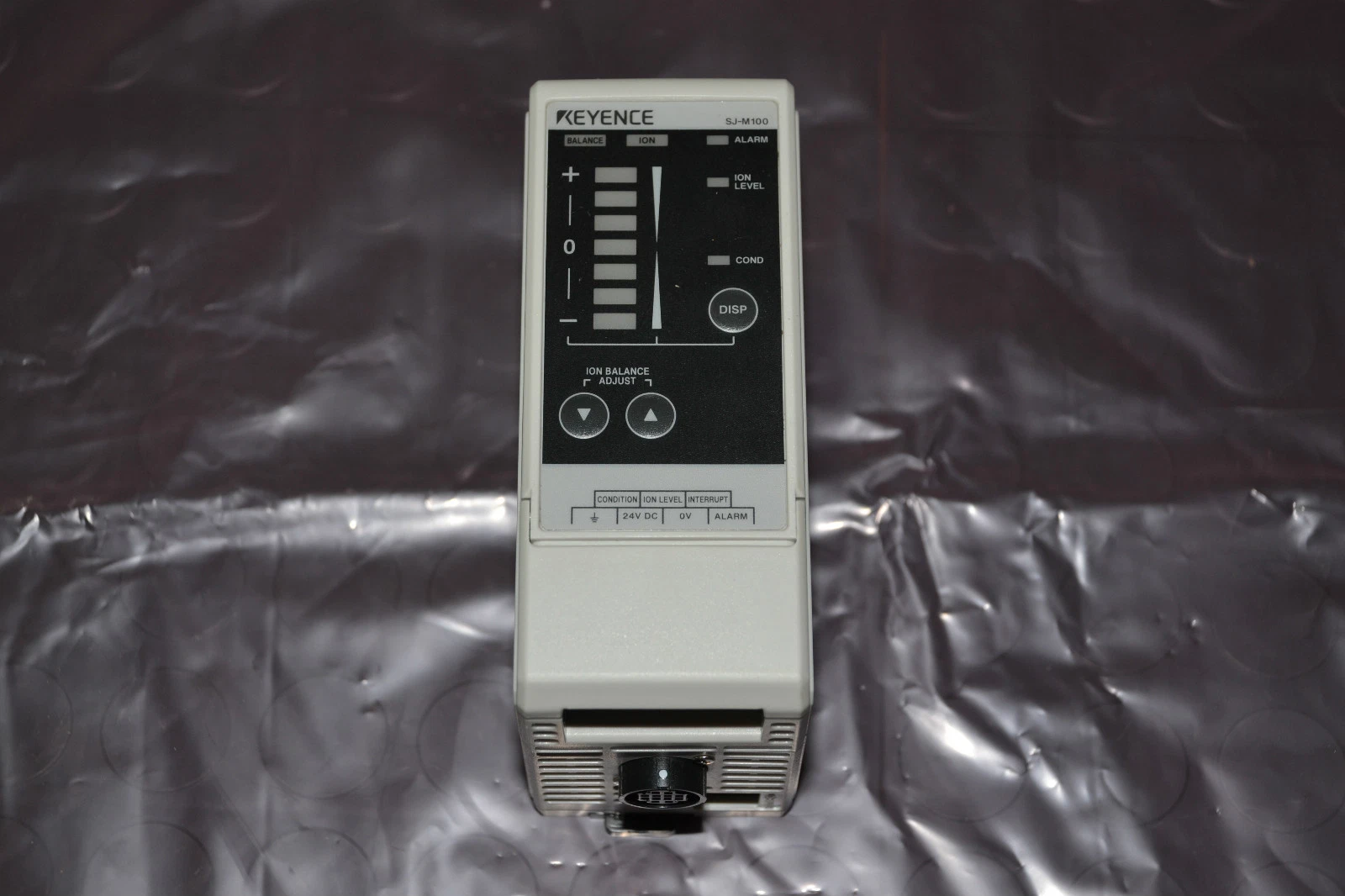 KEYENCE SJ-M100 Static Eliminator Controller SJ M100 SJM100 4138801A  24V NEW