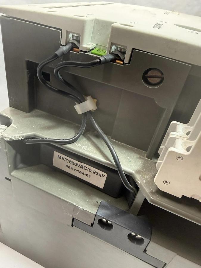 Siemens 3TF6944-0C Contactor,  500HP, 820Amp, 600VAC, 3-Pole, 120VAC Coil 820A