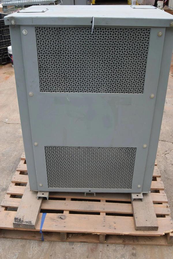Used R E UPTEGRAFF 300 KVA Transformer 4160V Primary 208V Secondary 208Y/120V 300KVA