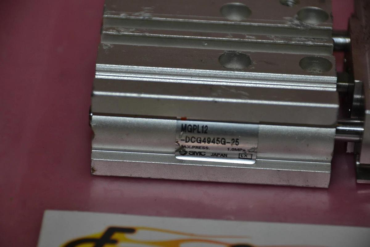 Used SMC VALVE MGPL12-DCG4945G-25 MGPL12 DCG4945G 25 MGPL12DCG4945G25