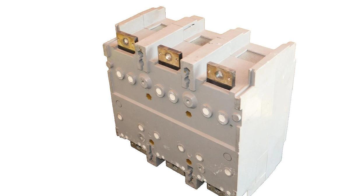 Refurbished GE General Electric Circuit Breaker Power Break 800A Amp TP84SSZ TR4S250