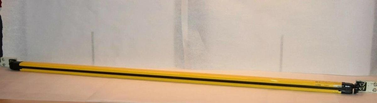 Used Keyence Light Curtain Receiver GL-R64H-R 1260mm  GLR64HR