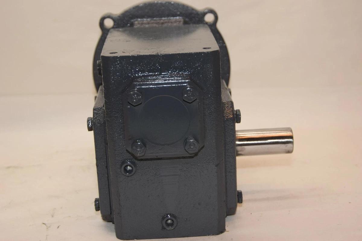 (NEW) STERLING ELEC. 206BQ010142 10:1 1" Shaft Gear Box / Speed Reducer