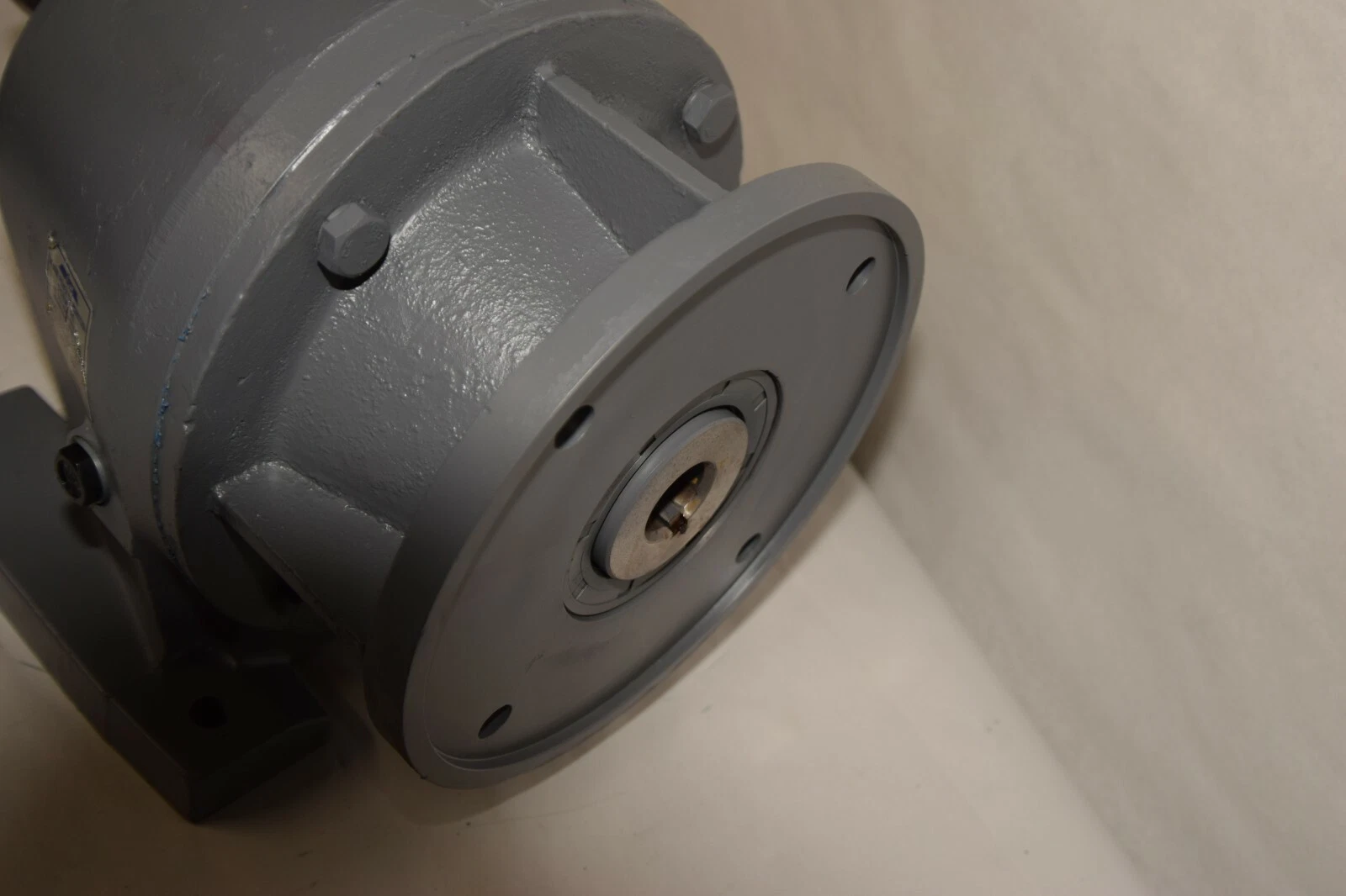 Refurbished IPTS HQD-C-180C 21.146:1 7.4Hp 1-5/8" Shaft Gear Box / Speed Reducer