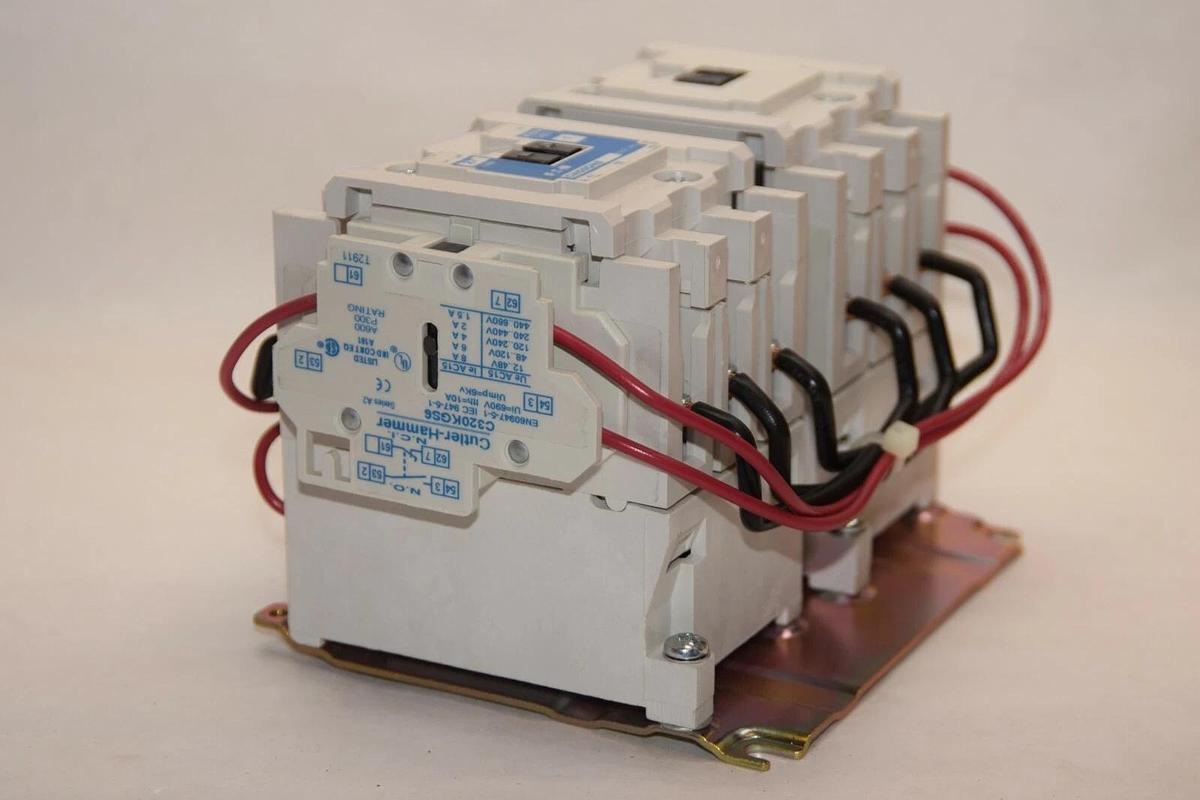 (NEW) EATON CN55DN3EB Size 1 3P 208V 60Hz 27A 27 Amp 27 A Reversing Contactor