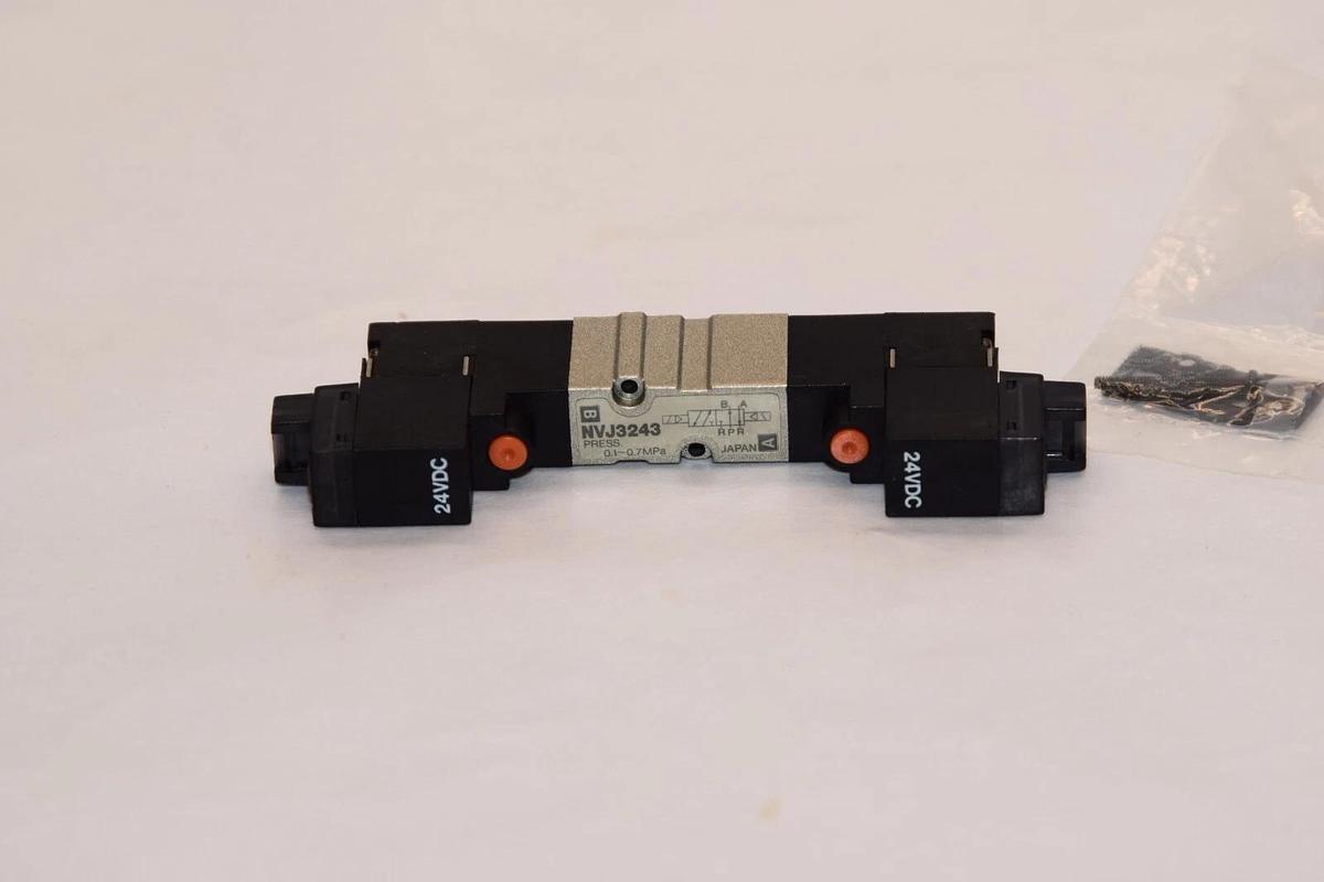 (NEW) SMC NVJ3243-5L0Z 24V Coil Solenoid Valve