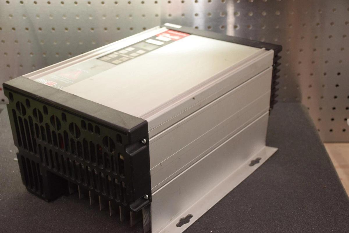 Used DANFOSS Variable Speed Drive, VLT 3003 VLT3003 175H1733  440-500V