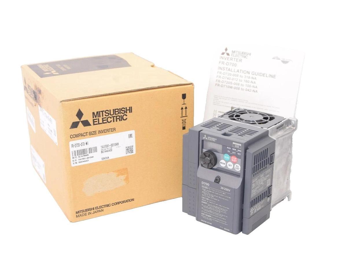 MITSUBISHI ELECTRIC FR-D720-070-W1 200V D700 Compact Size Inverter D700 (NEW)