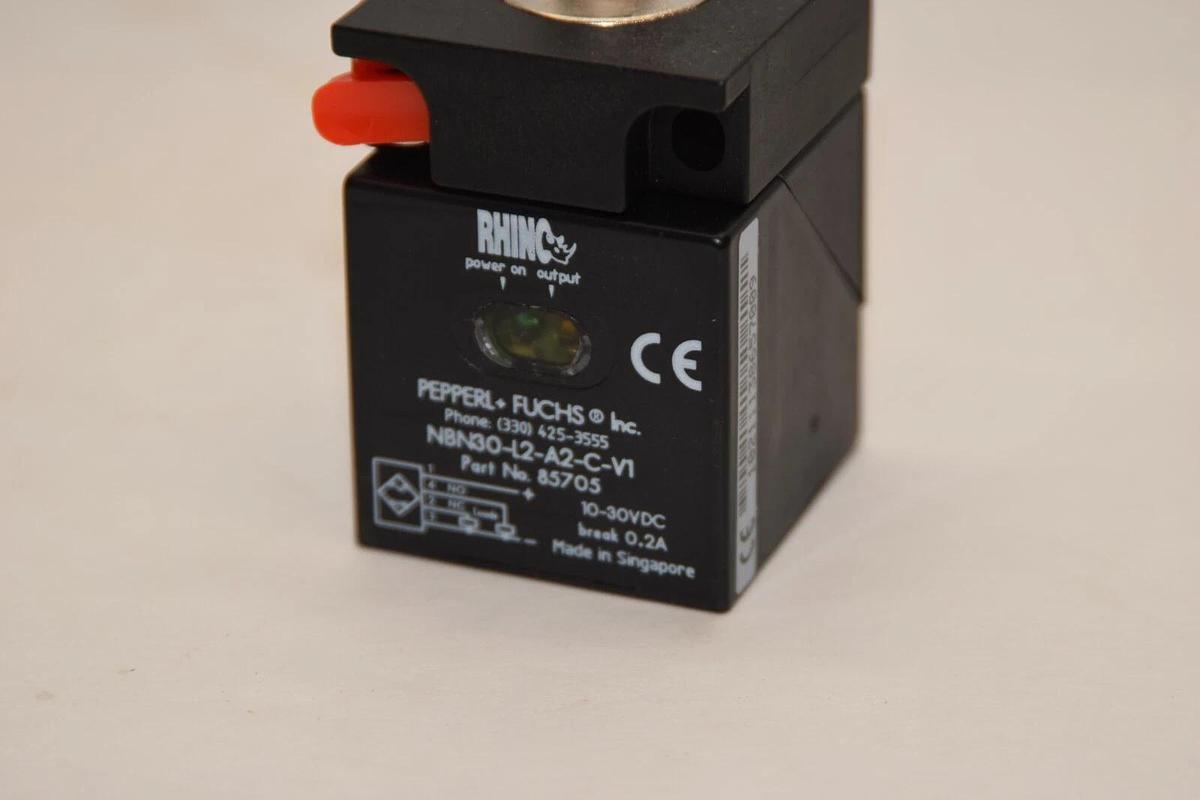 (NEW) PEPPERL + FUCHS NBN30-L2-A2-C-V1 Part No 85705 10-30Vdc Proximity Sensor