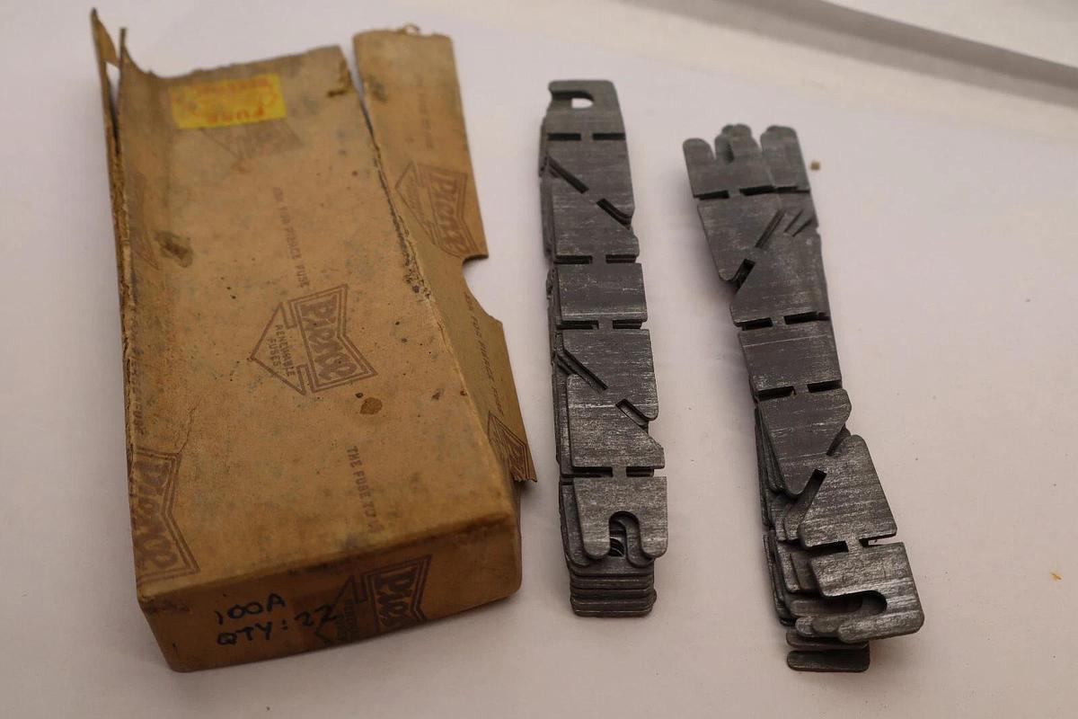 (NEW - Box of 22) PIERCE 6100 100A 600V Renewable Fuse