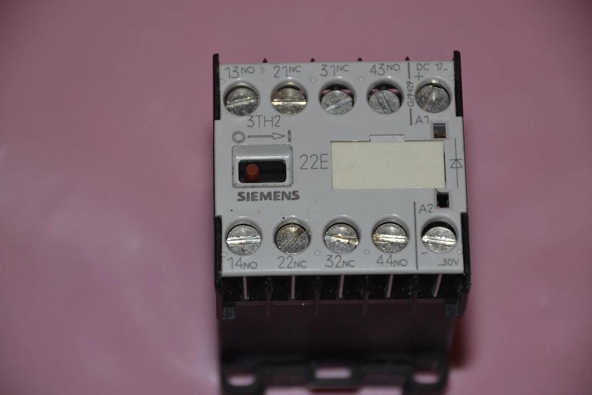 Used SIEMENS CONTROL RELAY 3TH2022-0JB4 3TH2022 0JB4 10A 10 A AMP