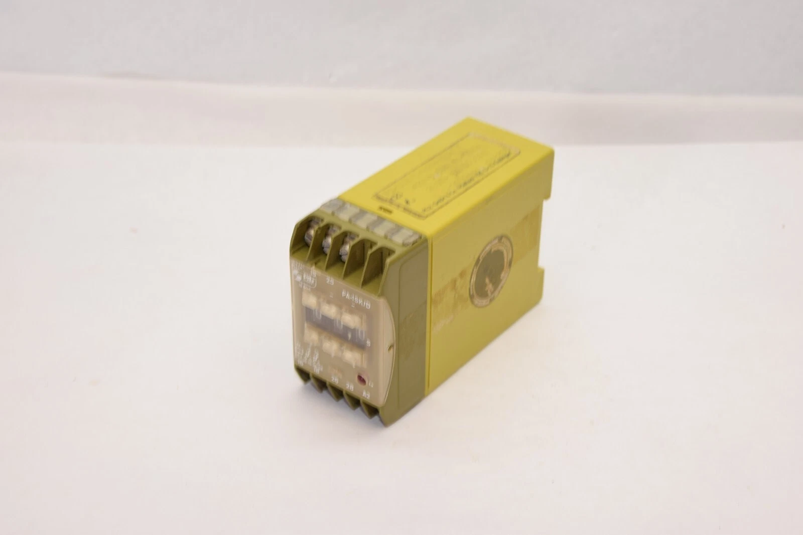 Used PILZ PA-1SK/D/42V/2UZ 250V 5A 1100VA 40-60Hz Safety Relay Counter