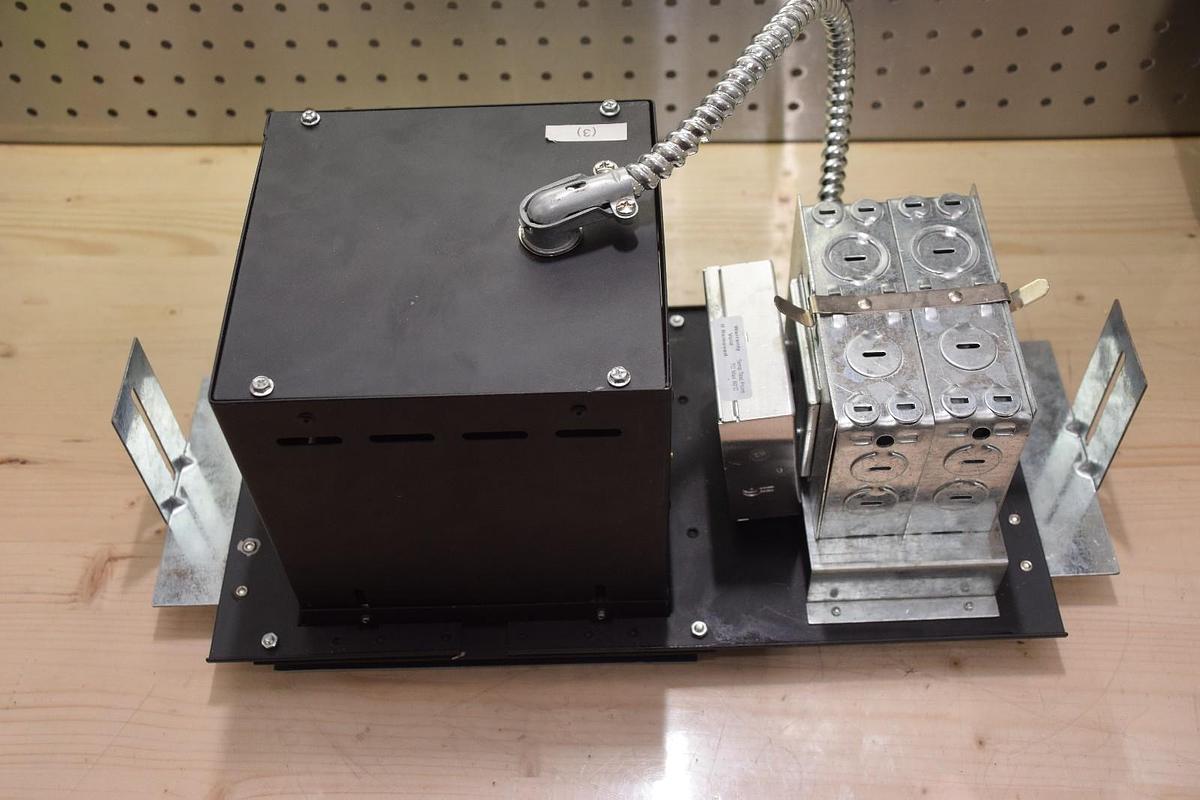 JESCO MYMH3070-1EWB MODULINEAR DIRECTIONAL LIGHTING ADJ. YOKE WHITE TRIM NEW