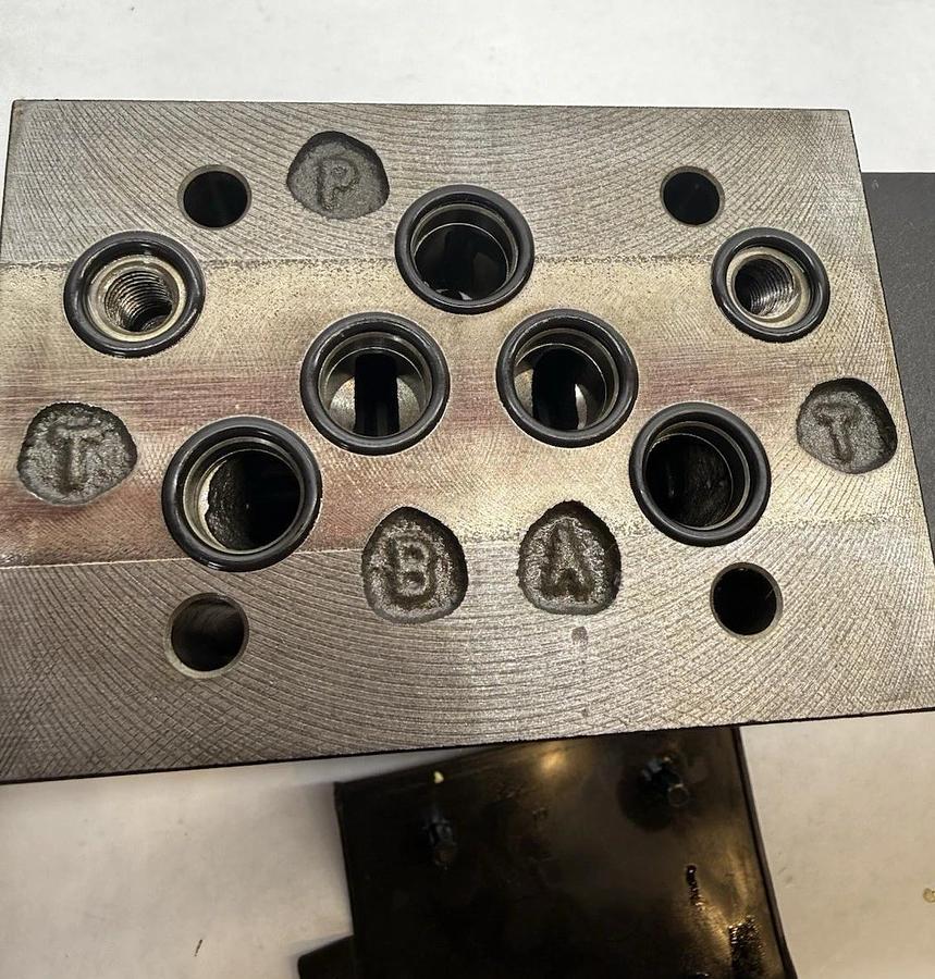 Parker Servo Valve Proportional Hydraulic D1FVE50BCVLB30 D31FHE02C1VB0040 (New)