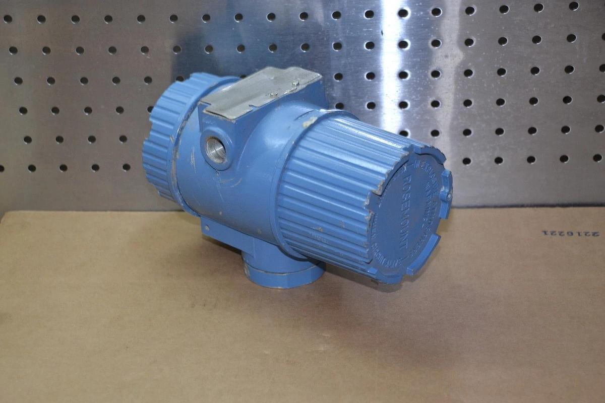 Used ROSEMOUNT PRESSURE TRANSMITTER 3044 A1B1 12.5-55 VDC  3044-A1B1