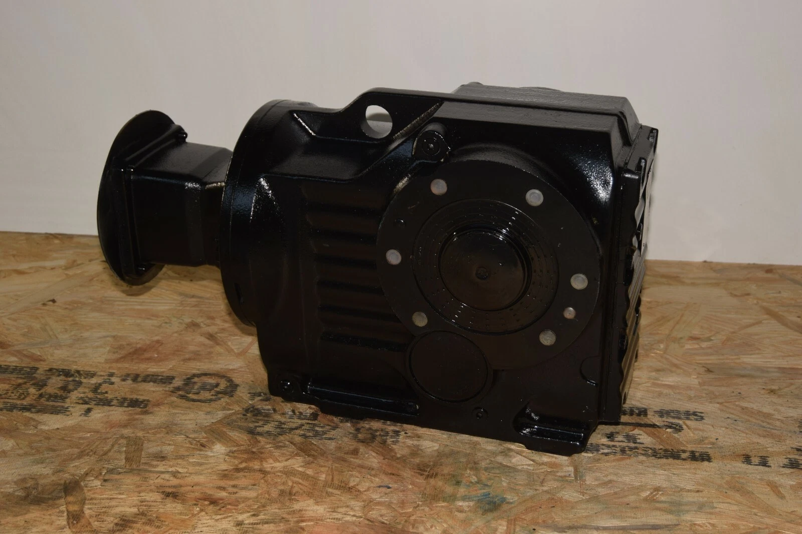 Sew-Eurodrive KA87 AQH140/2 Gear Box 01.3020831206.0001.02 KA87AQH140/2