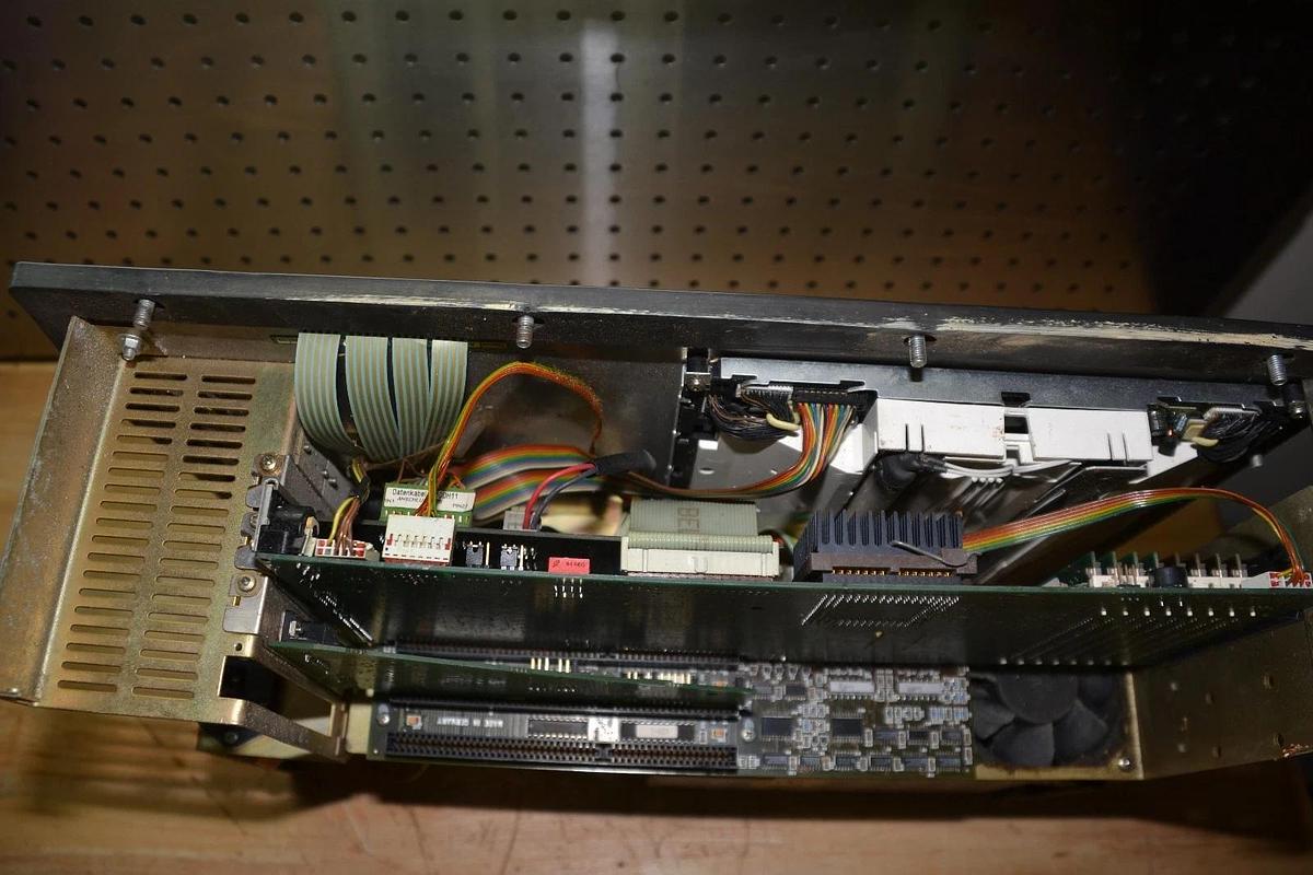 Used Siemens SICOMP PC 32-F Interface Panel 6AP1160-1BC180AH0