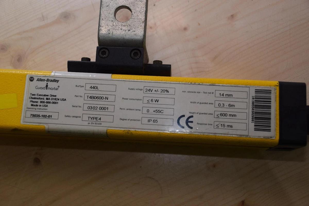 Used ALLEN BRADLEY GUARDMASTER 440L T4B0600-N TYPE 4 14mm SAFETY LIGHT CURTAIN