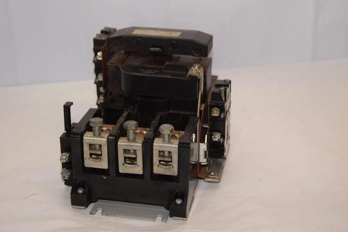 Used GE GENERAL ELECTRIC CR306F0**ABNA Size 4 Starter 55-501463G 002 Coil 120V