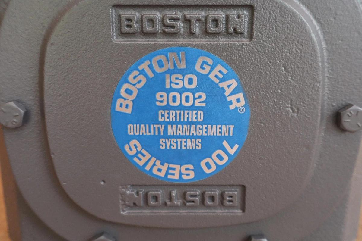 Boston Speed Reducer Gear Box Double Reduction FWC7321800SB5G4 1800:1 NEW