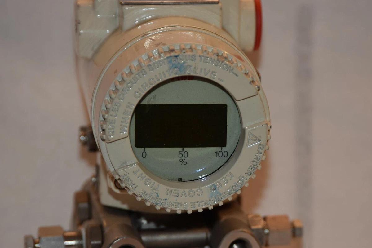 Used ABB 2600T Pressure Transmitter 264DSFSSA3A1 SR03058 6403004019