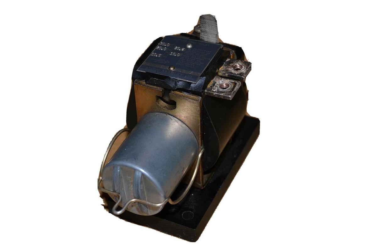 Used ALLEN BRADLEY AB OUT OF STEP RELAY OUT-OF-STEP RELAY 30.0 25.5 20.0 15.0 10.5