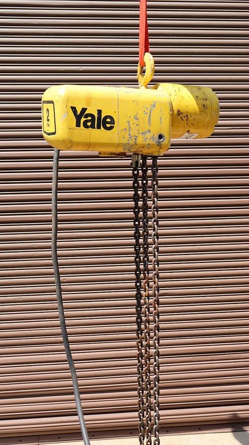 Used Yale 2 Ton Chain Hoist 4000lb 2010H083 C6T17NZ3D 460/380v 3ph 24" Chain