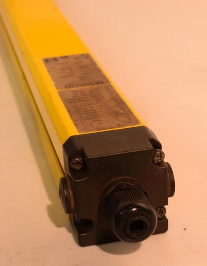 Used PEPPERL+FUCHS Visolux Photo Safety Sensor Light Curtain SLC14-600-R/31 417882