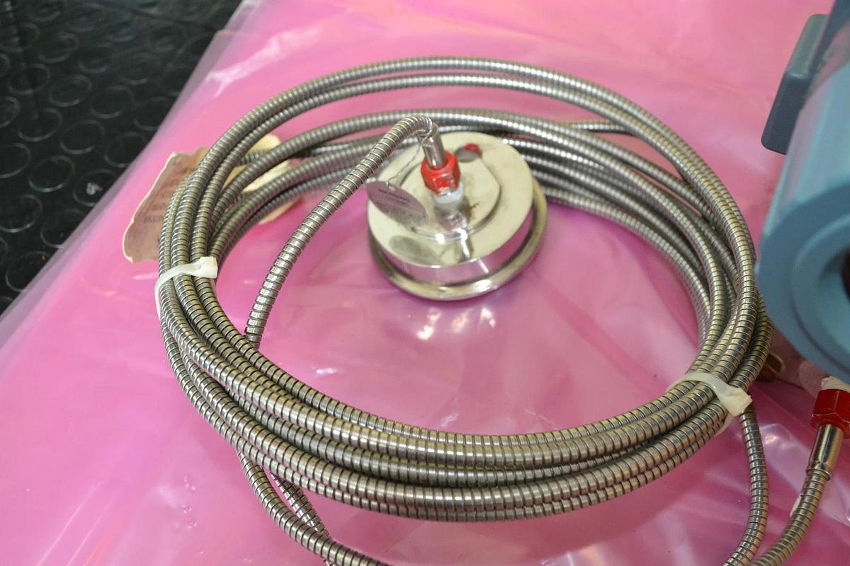 Used FOXBORO PRESSURE TRANSMITTER 821GM-IS1SM1-AM 821GM IS1SM1 AM 821GMIS1SM1AM