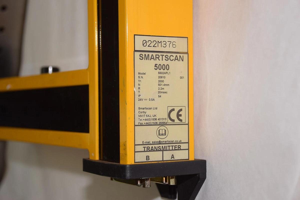 Used SMARTSCAN 5000 INFRARED SENSING LIGHT CURTAIN 5502APL1 Transmitter