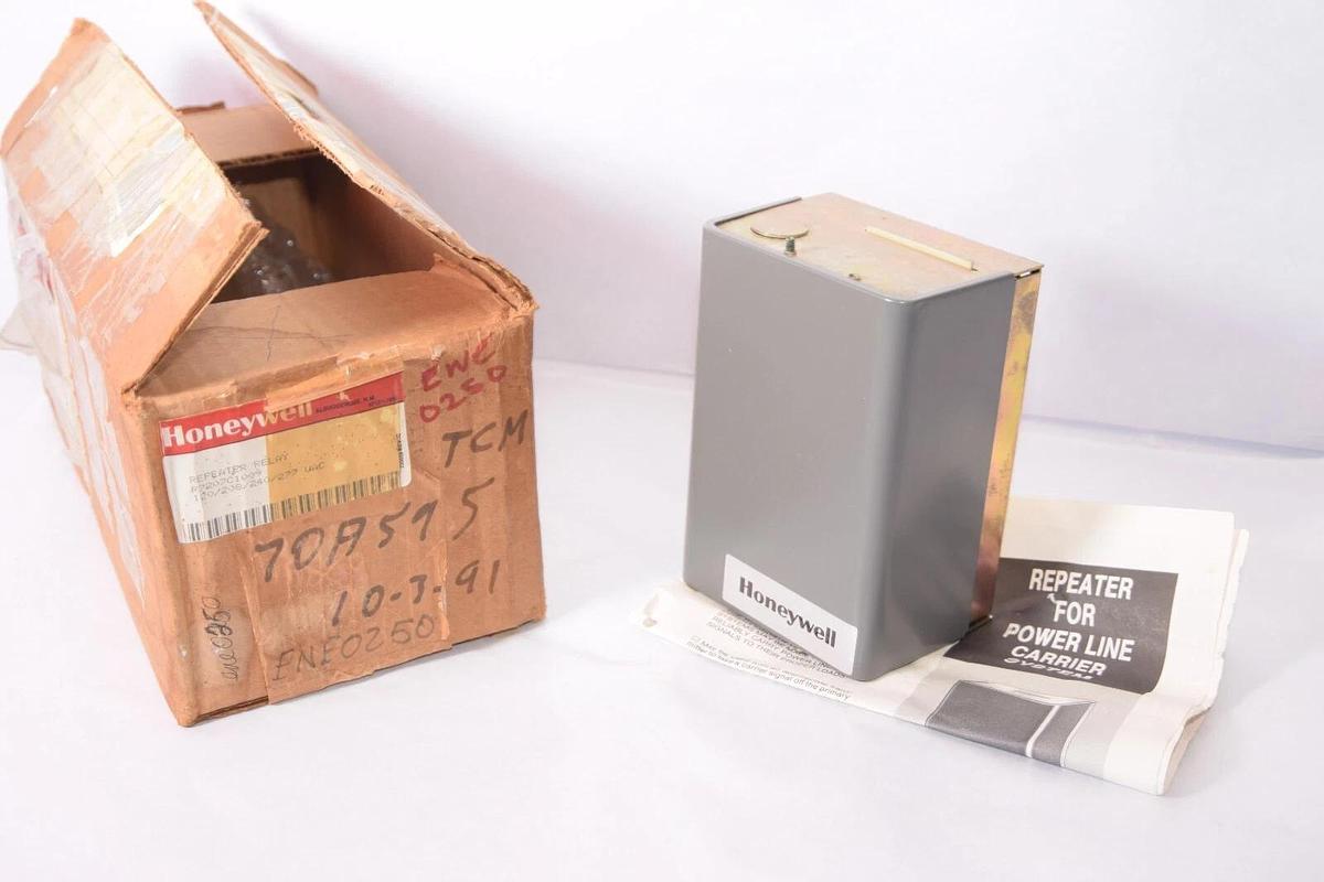 (NEW) HONEYWELL R7207C1009 R7207C 120/208/240/277Vac Repeater Relay