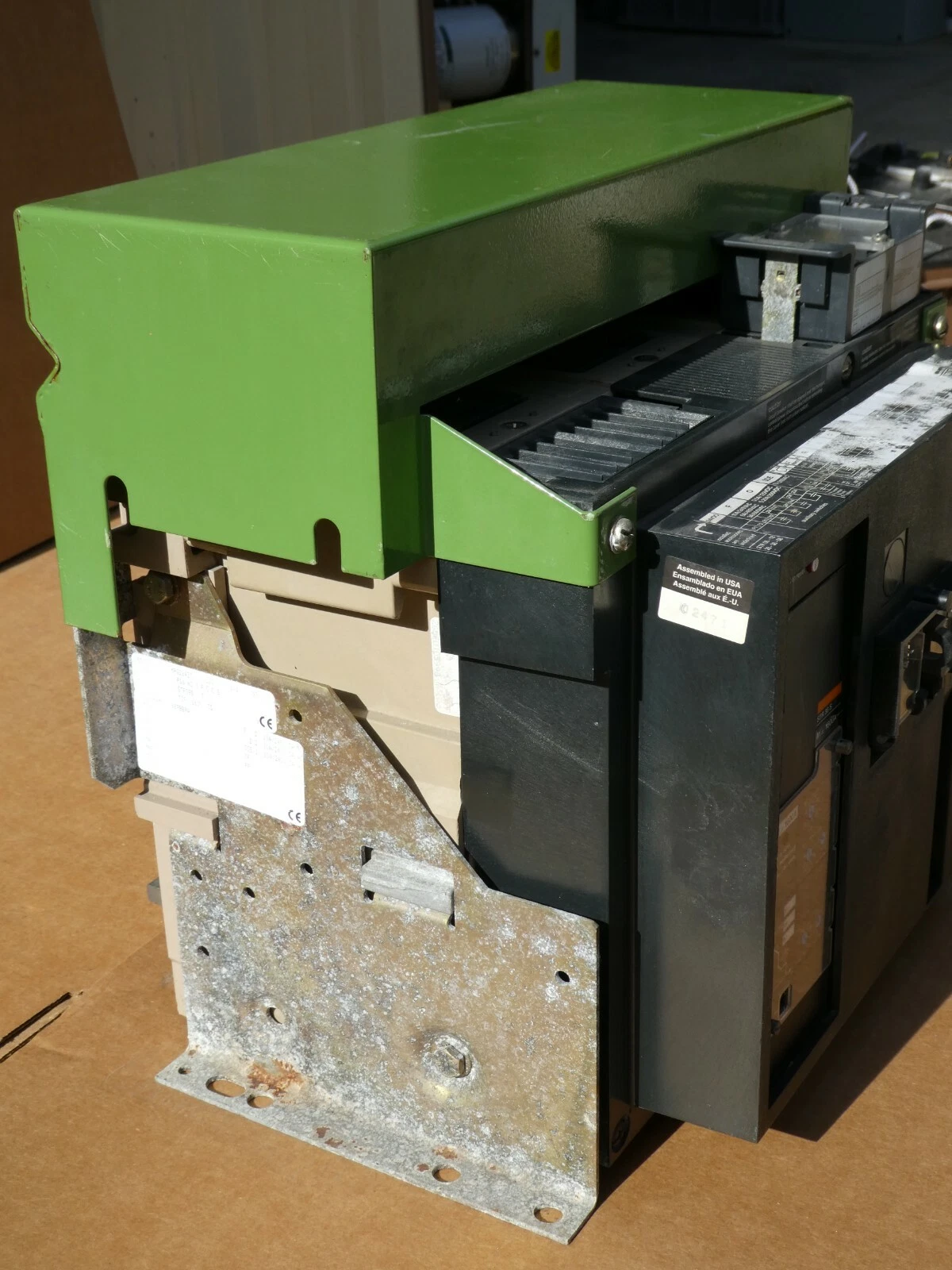 Used Merlin Gerin MP16H2 1600A Masterpact Circuit Breaker 1600 Amp w/ Shunt MP16 H2