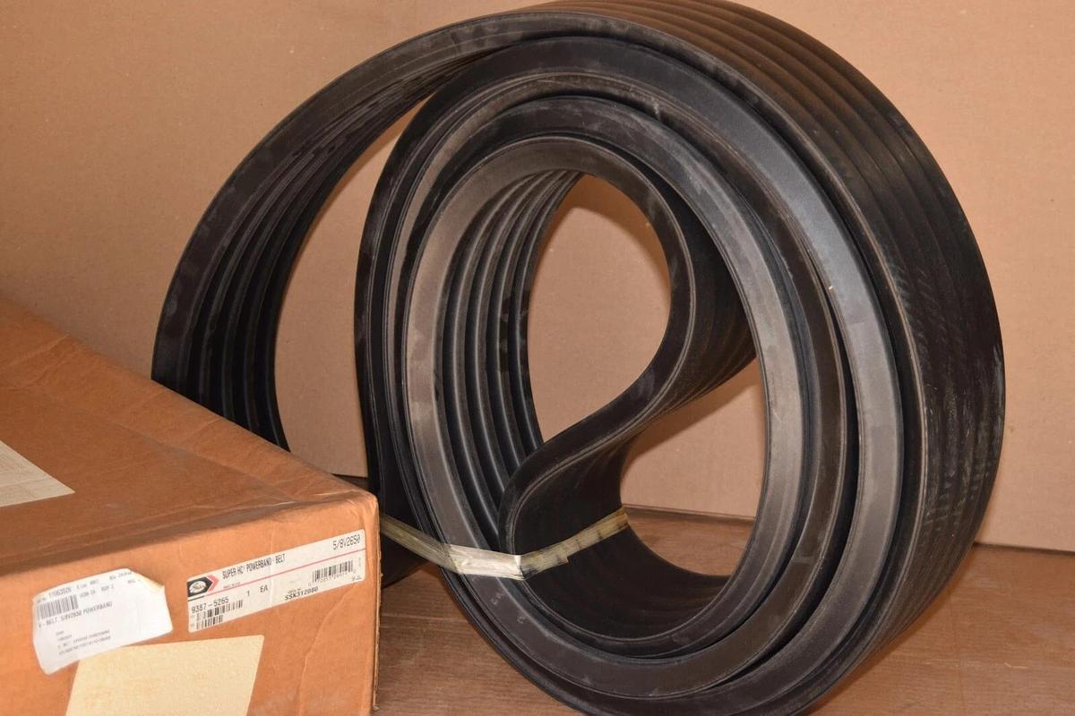 (NEW) GATES 9387-5265 5/8V2650 Super HC Powerband Belt  USA