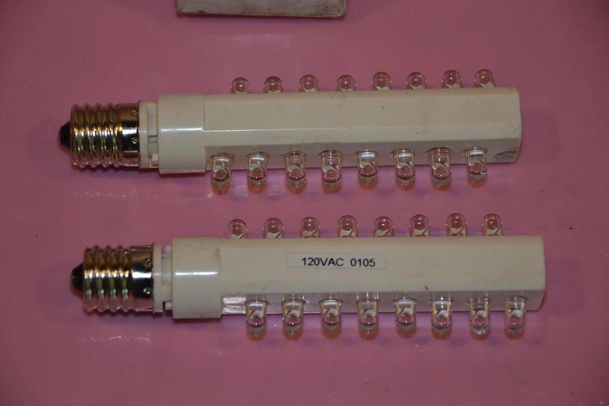 WATT-MAN LED LIGHTING (2) UBW120S-R 120 VAC NEW