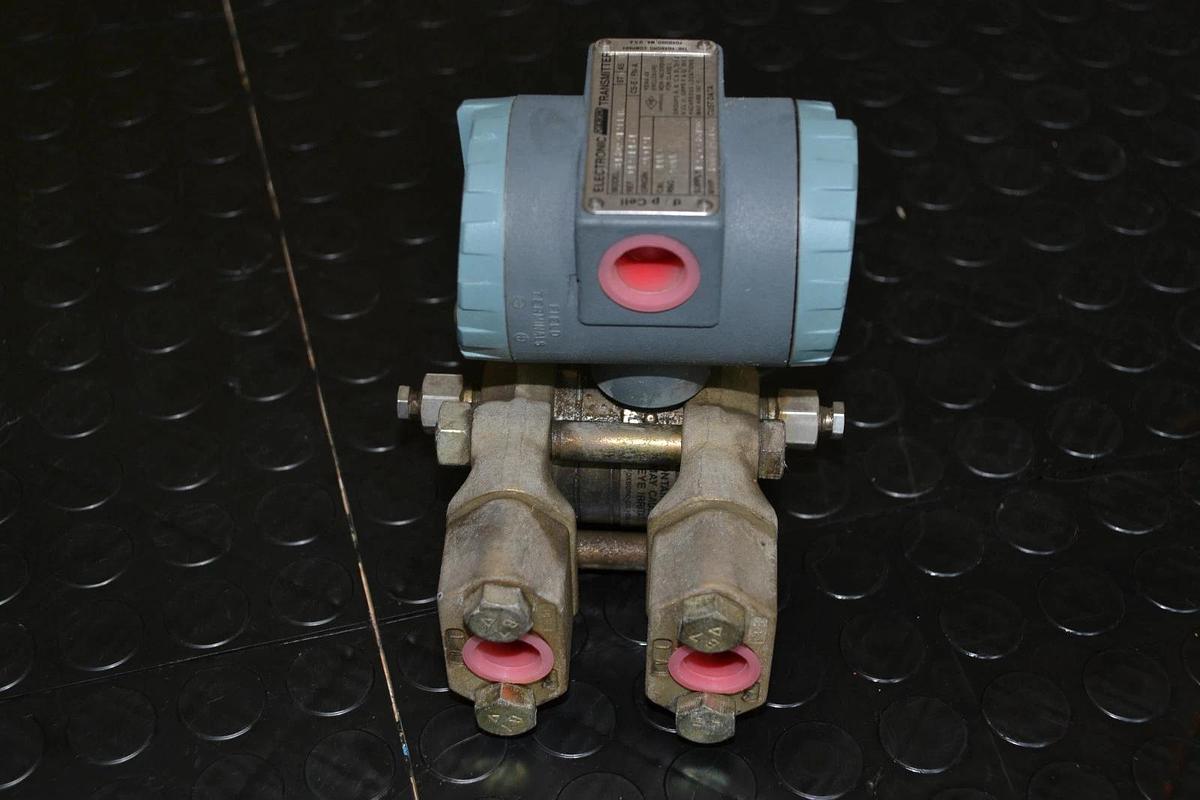FOXBORO PRESSURE TRANSMITTER 843DP-H2T1NK 843DPB H2T1NK 843DPH2T1NK NEW