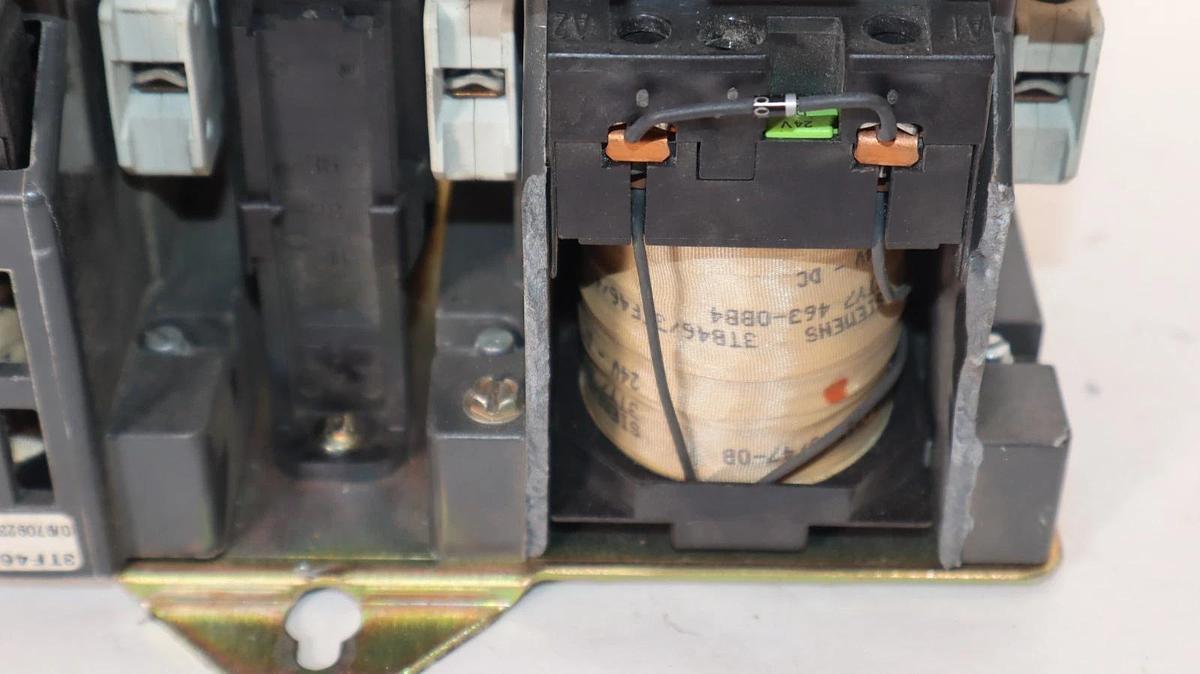 Used Siemens Reversing Starter Contactor CRL0F4622  24vdc Coil (Damaged)