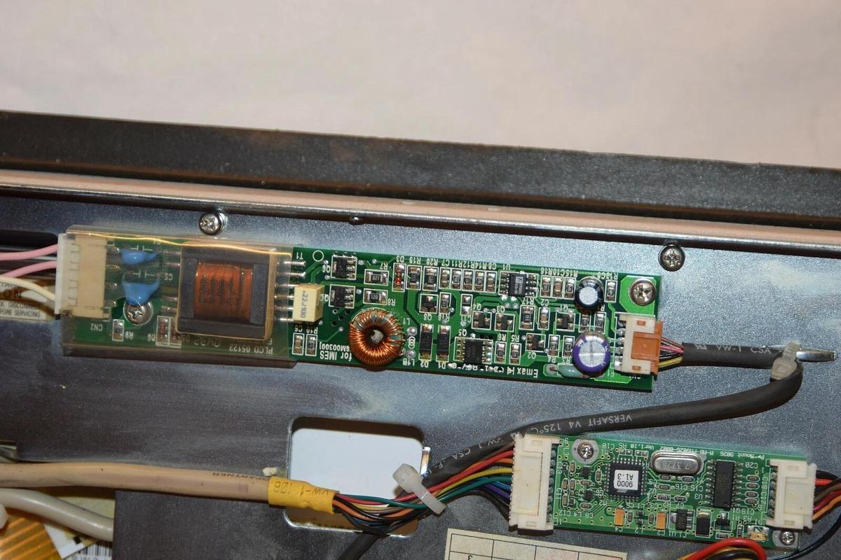 Used Allen Bradley VersaView 1200P touch screen  display front cover 130G025-21-300