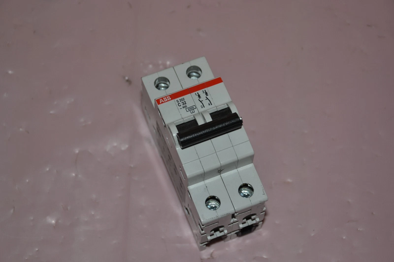 Used ABB Circuit Breaker S202-C32 S202 C32 S202C32 400v